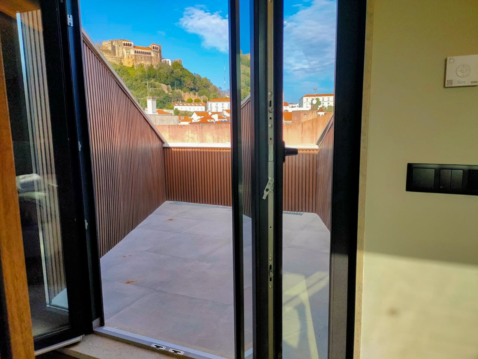 Vista do Castle Studios para o Castelo de Leiria